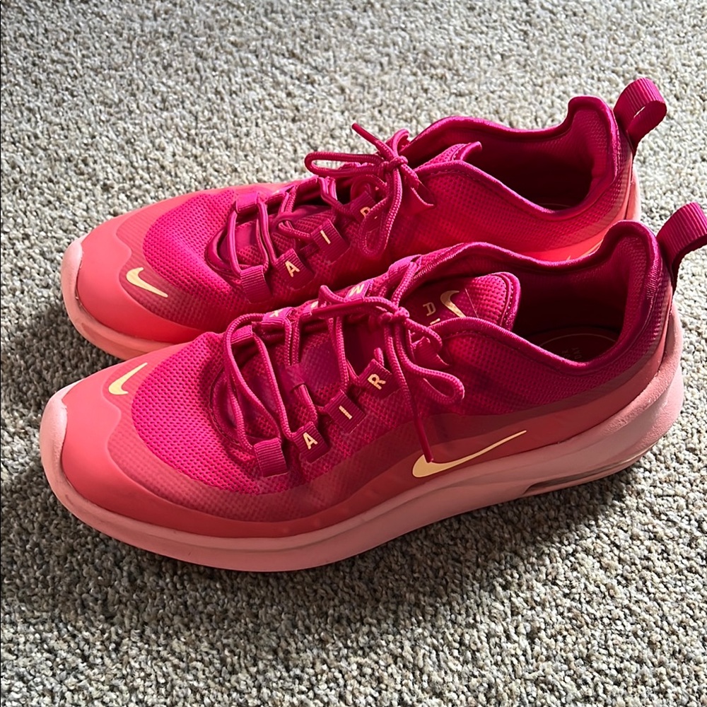 Nike Air Max - Like new